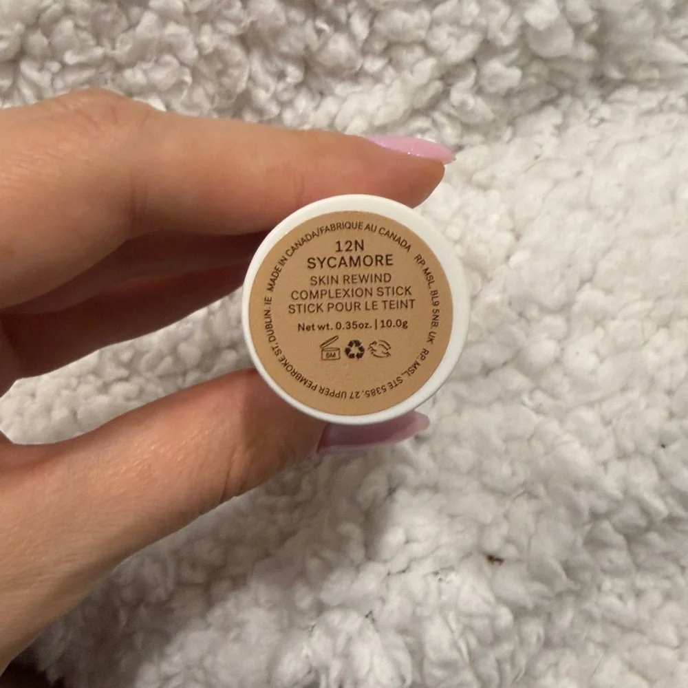 ILIA Foundation Stick - Light Beige Shade